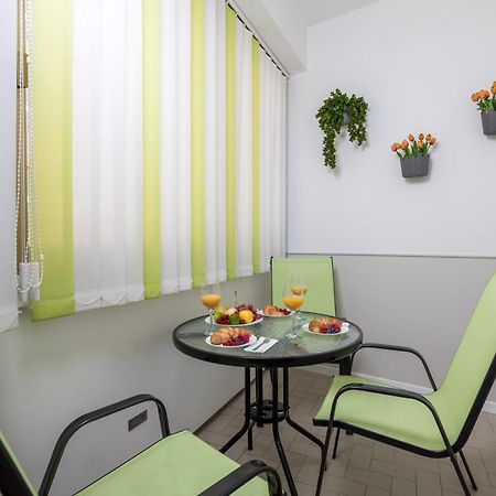 Apartment City Flower Рийека Екстериор снимка