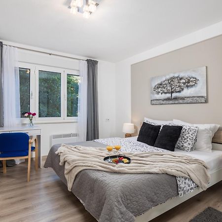 Apartment City Flower Рийека Екстериор снимка