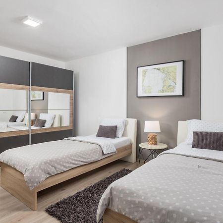 Apartment City Flower Рийека Екстериор снимка