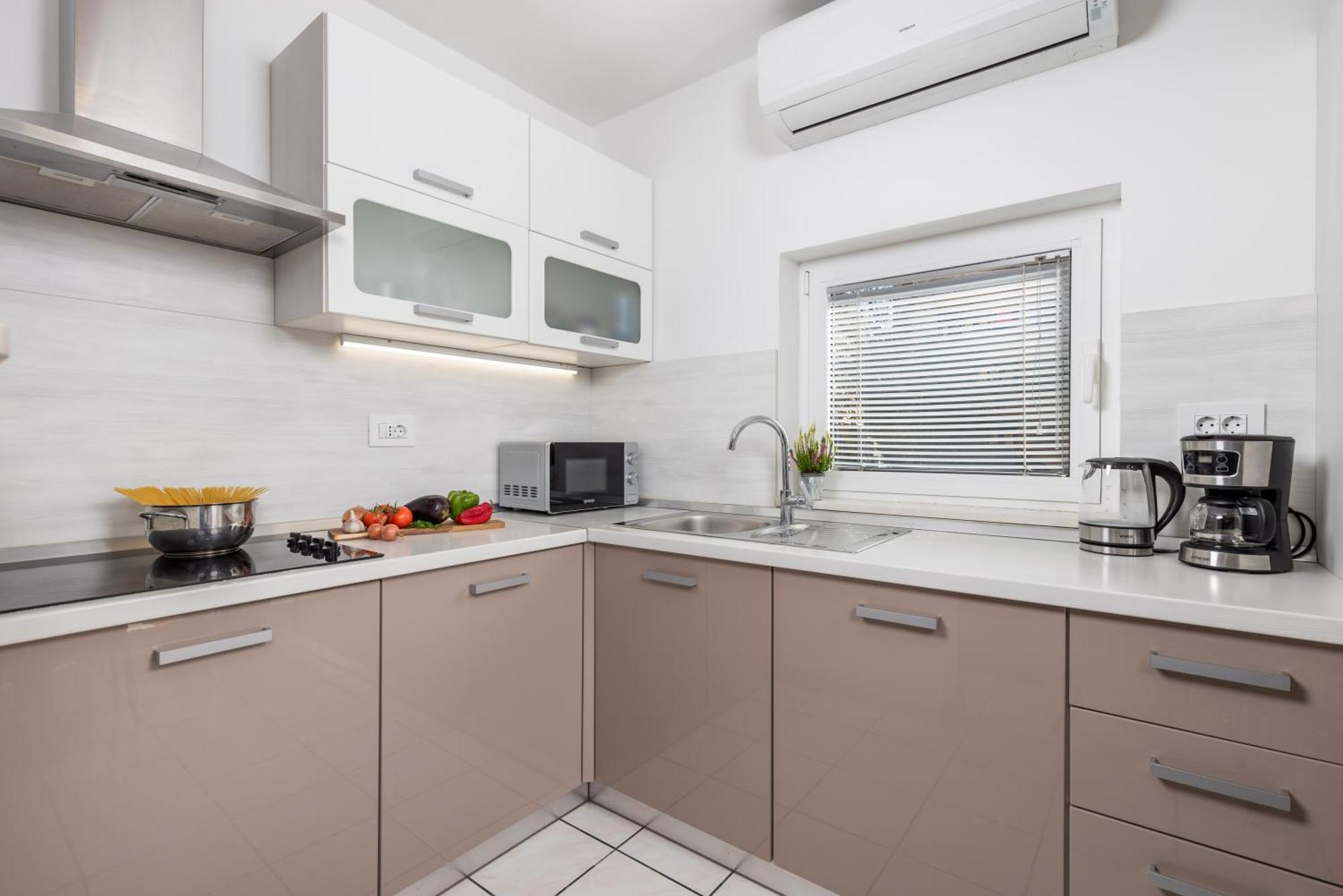 Apartment City Flower Рийека Екстериор снимка