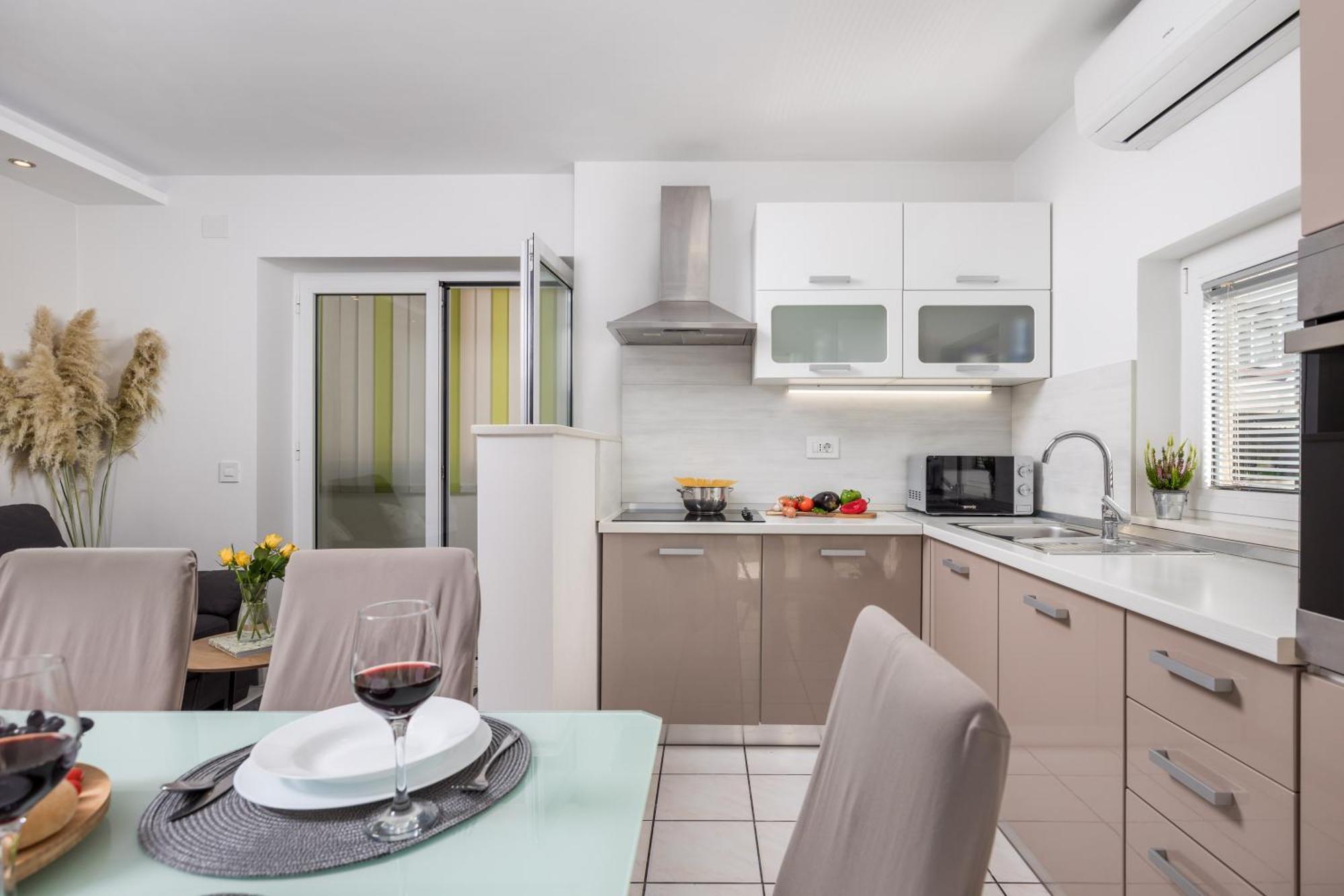 Apartment City Flower Рийека Екстериор снимка